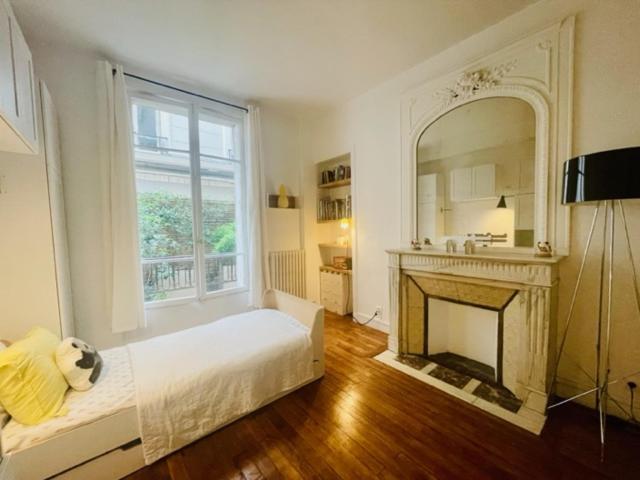 Comme Maison A Deux Pas De L'arc De Triomphe Appartamento