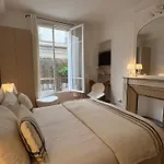 Comme une maison à deux pas de l\'Arc de Triomphe